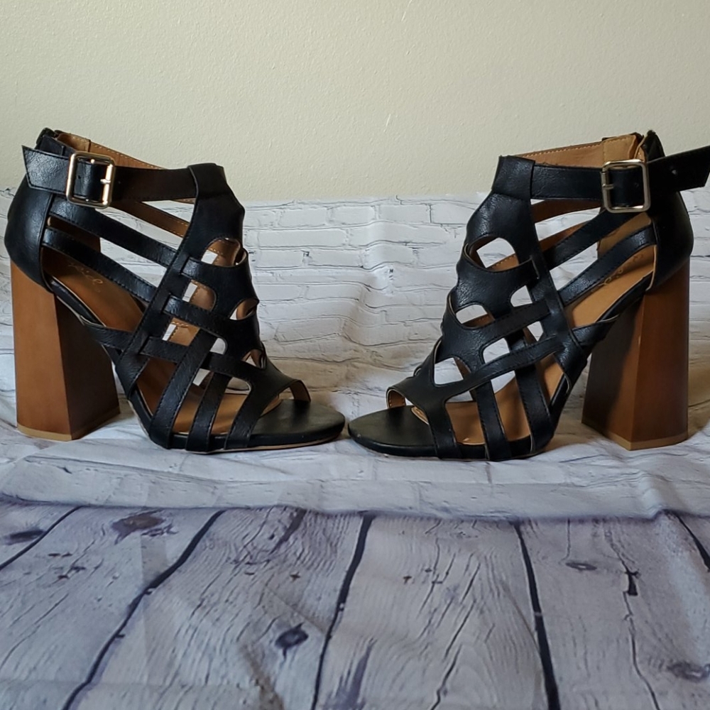 ⚘️2 For $10 Item⚘️ Qupid Platform Dress Shoes Women's Size 8
